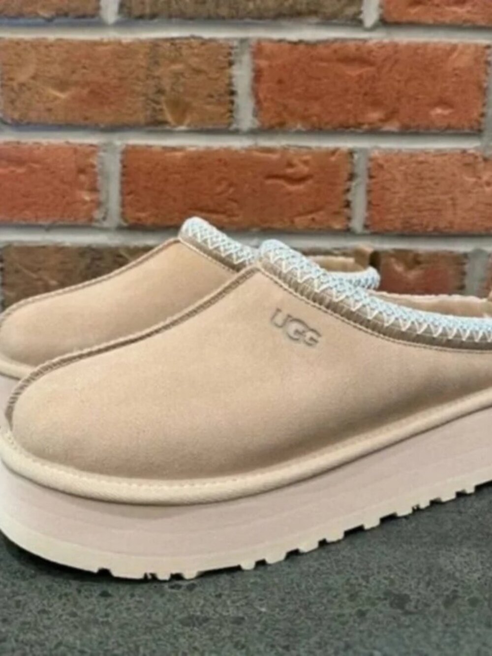 UGG Tazz Slipper Sand
